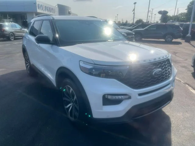 Used 2020 Ford Explorer - photo 2
