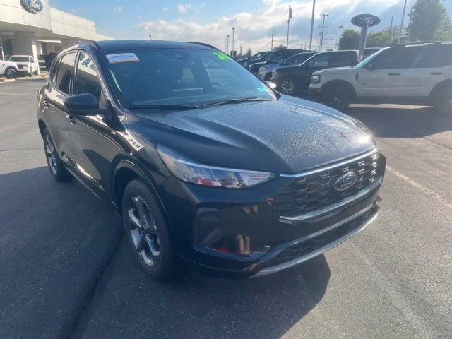 Used 2024 Ford Escape - photo 2
