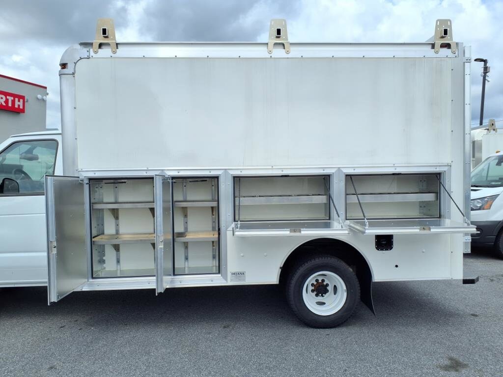 New 2026 Ford E-450 - photo 12