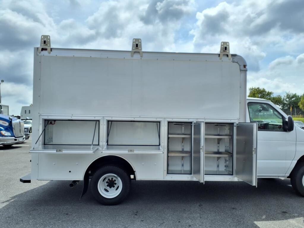 New 2026 Ford E-450 - photo 13