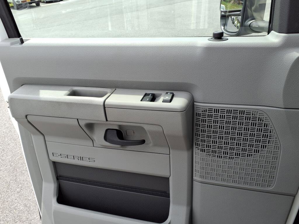 New 2026 Ford E-450 - photo 14