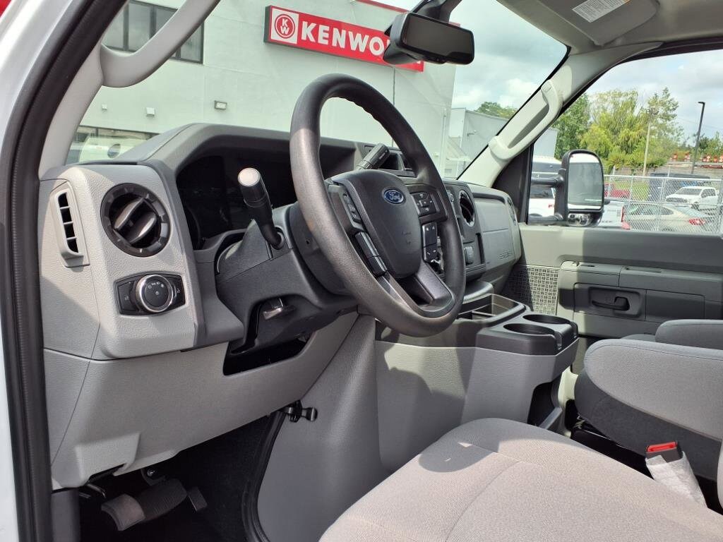 New 2026 Ford E-450 - photo 15