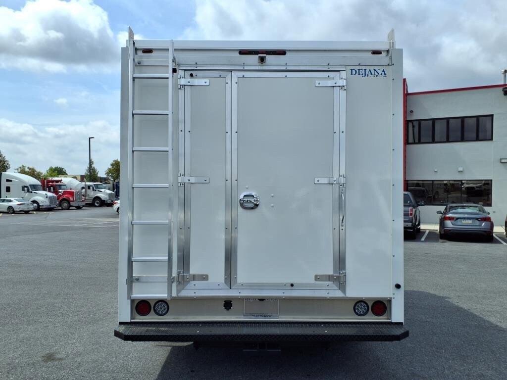 New 2026 Ford E-450 - photo 7