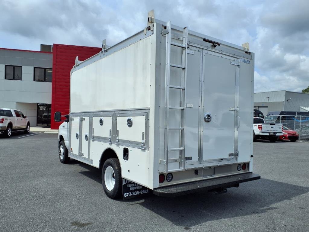 New 2026 Ford E-450 - photo 5