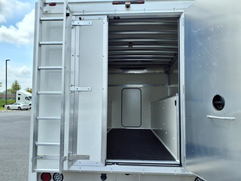 New 2026 Ford E-450 - photo 8