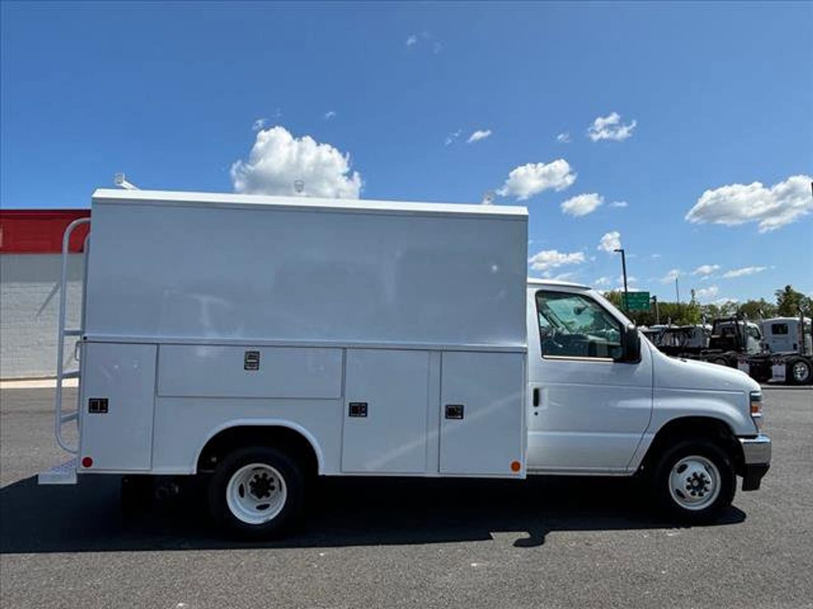 New 2025 Ford E-350 - photo 6