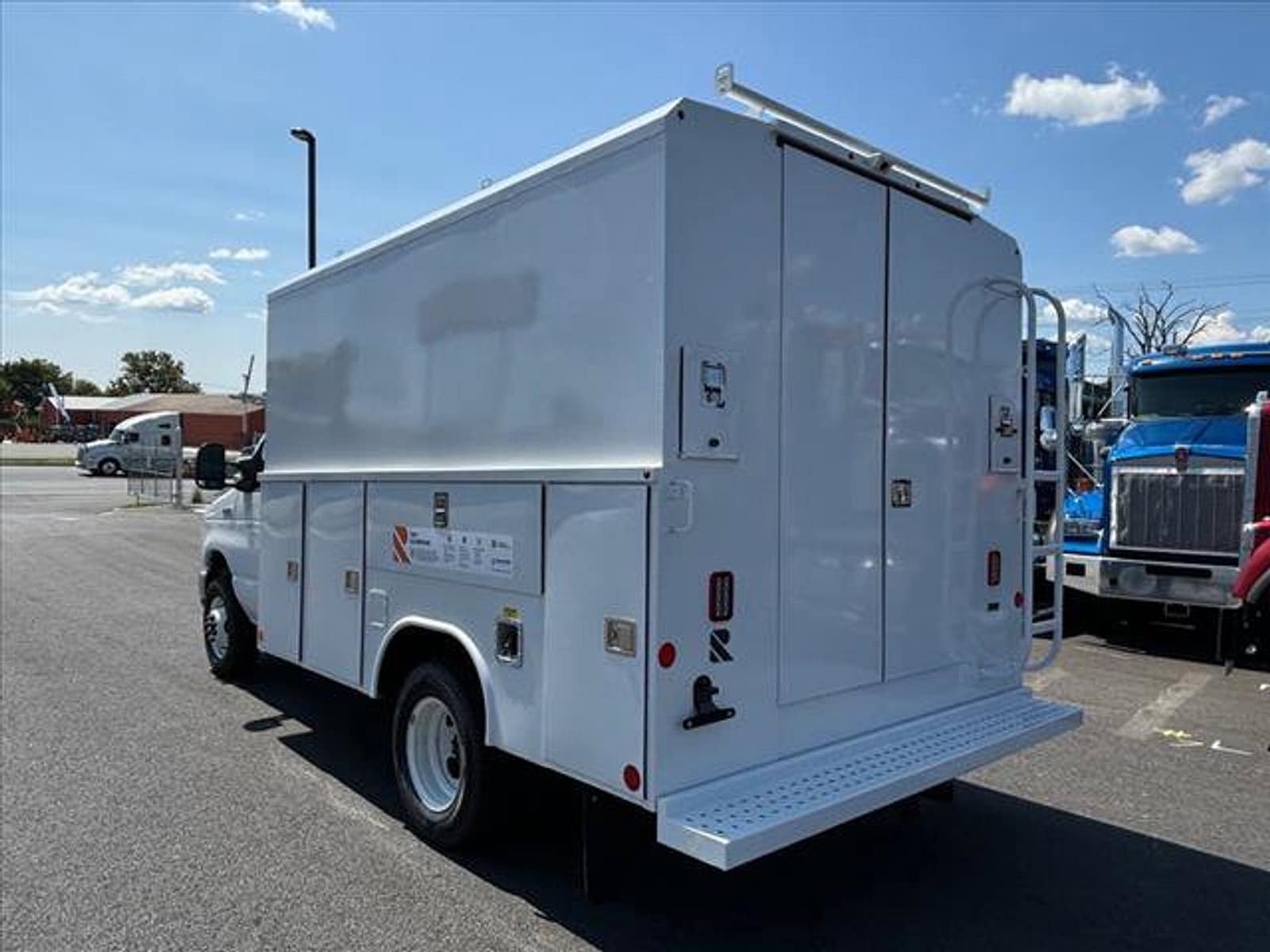 New 2025 Ford E-350 - photo 8