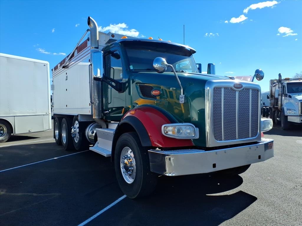 Used 2017 Peterbilt 567 - photo 1