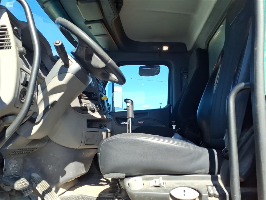 Used 2017 Peterbilt 567 - photo 10