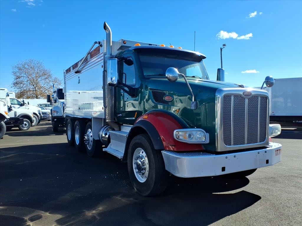 Used 2017 Peterbilt 567 - photo 1