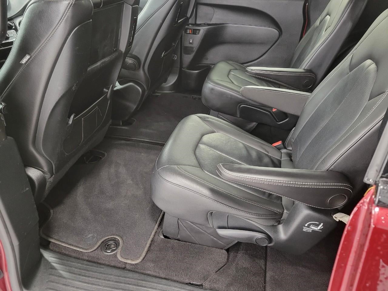 Used 2018 Chrysler Pacifica - photo 24