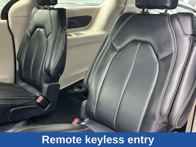Used 2023 Chrysler Pacifica - photo 27