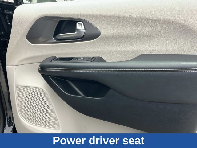 Used 2023 Chrysler Pacifica - photo 30