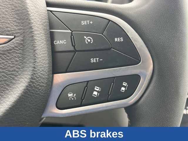 Used 2023 Chrysler Pacifica - photo 39