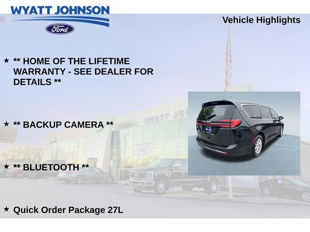 Used 2023 Chrysler Pacifica - photo 7