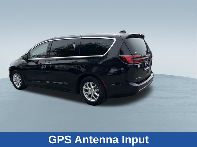 Used 2023 Chrysler Pacifica - photo 10