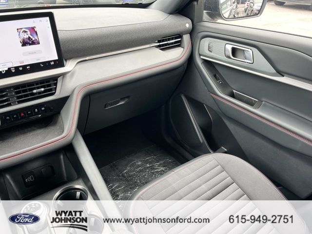 New 2026 Ford Explorer - photo 17