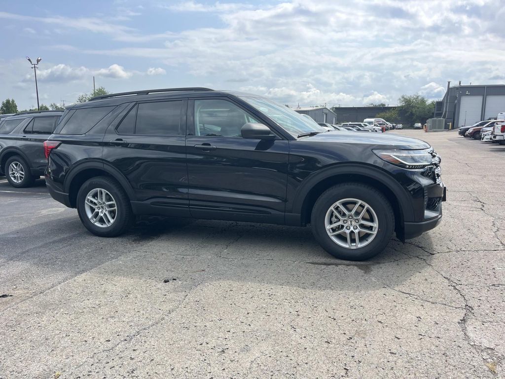 New 2026 Ford Explorer - photo 2