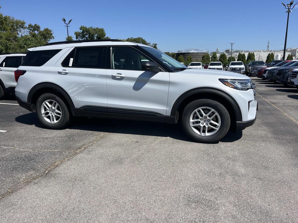 New 2026 Ford Explorer - photo 2