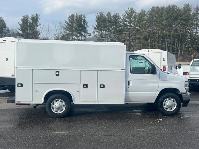 New 2026 Ford E-350 - photo 2
