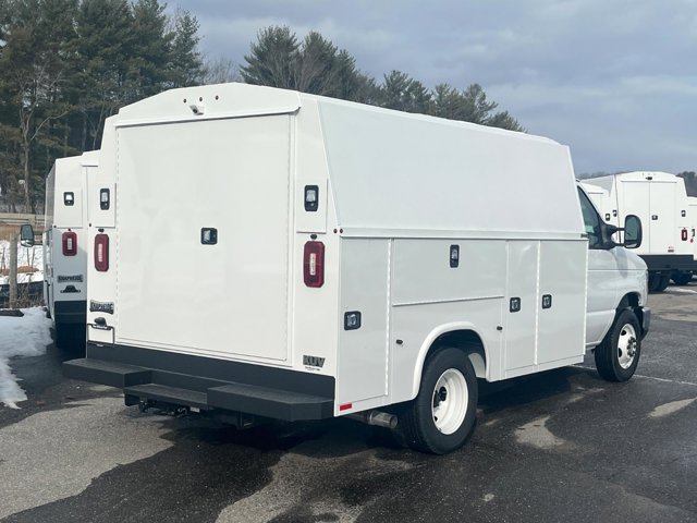 New 2026 Ford E-350 - photo 5