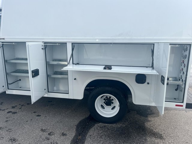 New 2026 Ford E-350 - photo 9