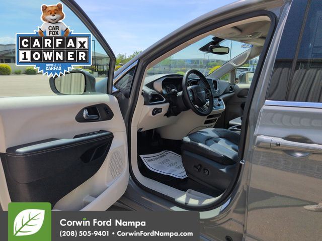 Used 2022 Chrysler Pacifica - photo 10
