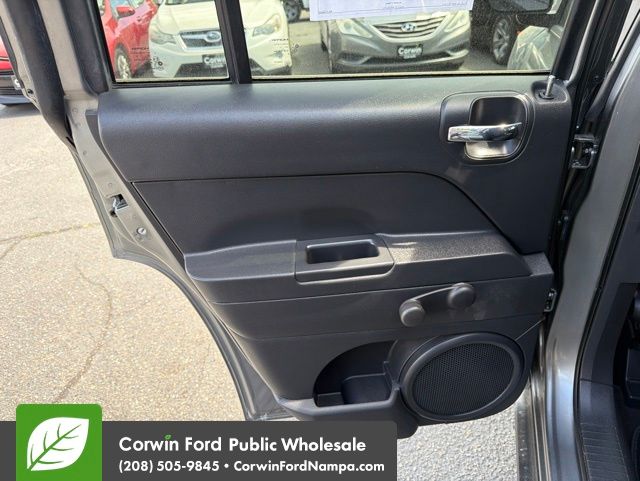 Used 2014 Jeep Compass - photo 30