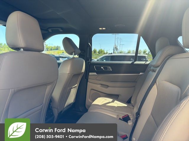 Used 2018 Ford Explorer - photo 10
