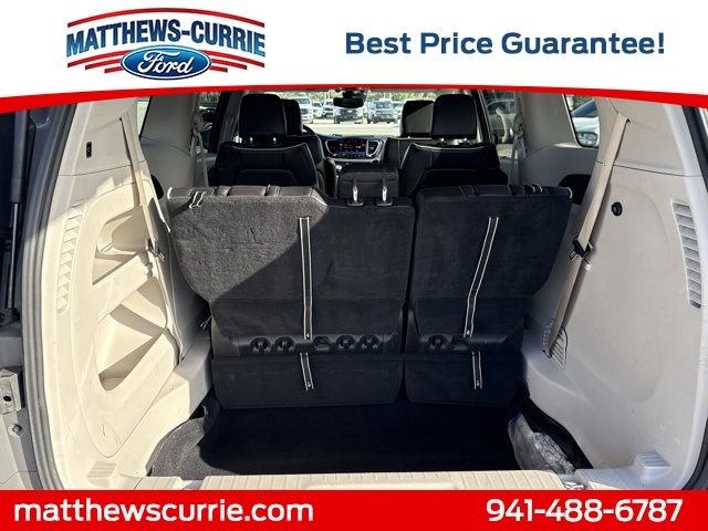 Used 2023 Chrysler Pacifica - photo 16