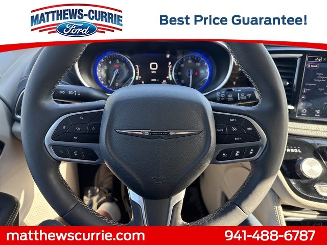 Used 2023 Chrysler Pacifica - photo 20