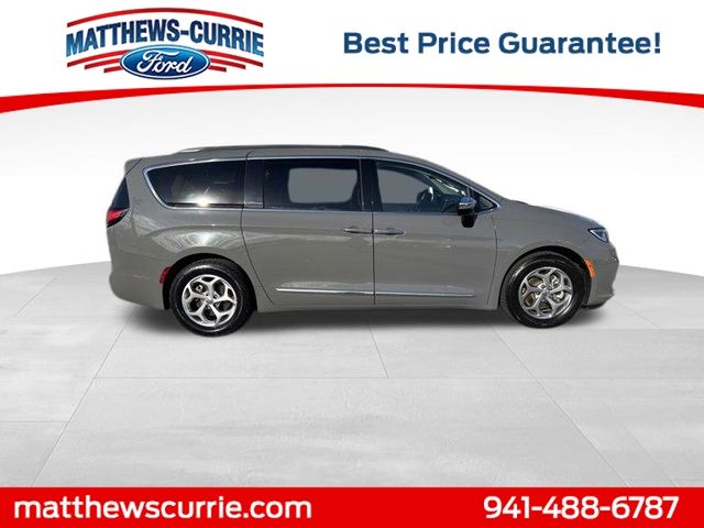 Used 2023 Chrysler Pacifica - photo 5