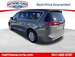 Used 2025 Chrysler Pacifica Select Minivan thumbnail 6