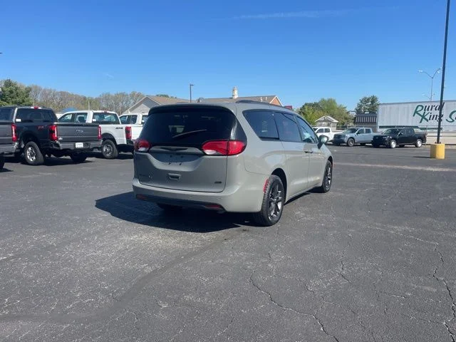 Used 2020 Chrysler Pacifica - photo 7