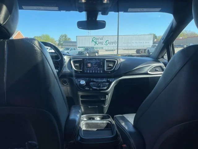 Used 2020 Chrysler Pacifica - photo 23