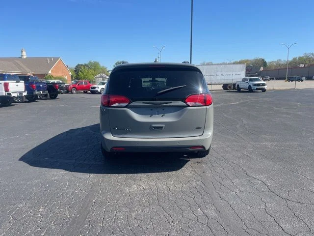 Used 2020 Chrysler Pacifica - photo 5