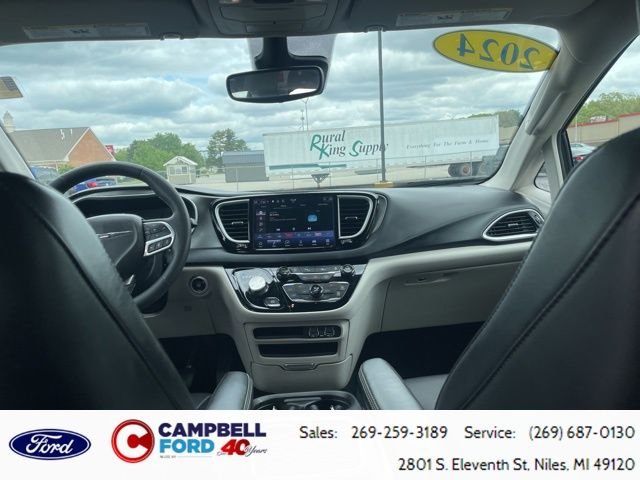 Used 2024 Chrysler Pacifica - photo 24