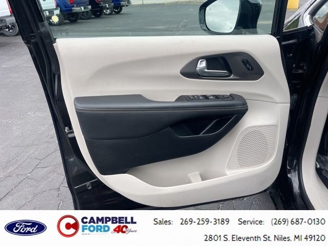 Used 2024 Chrysler Pacifica - photo 27