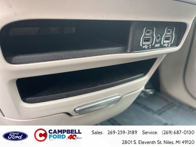 Used 2024 Chrysler Pacifica - photo 5