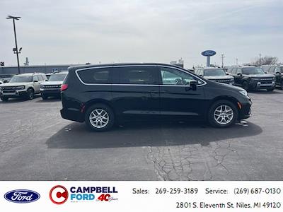 Used 2024 Chrysler Pacifica - photo 1