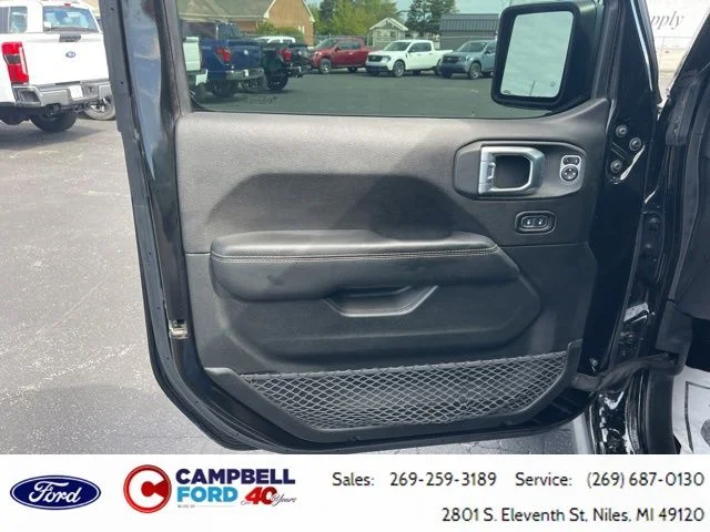 Used 2020 Jeep Gladiator - photo 24