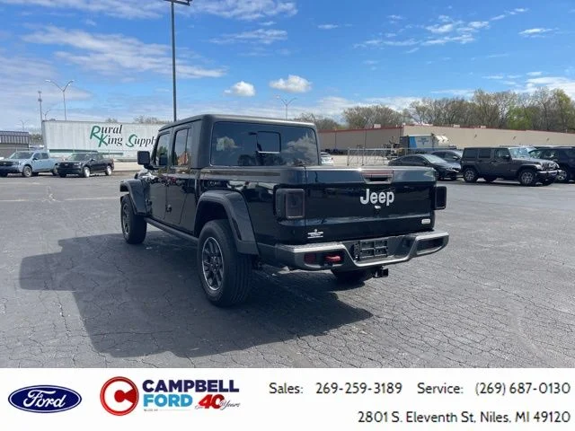 Used 2020 Jeep Gladiator - photo 2