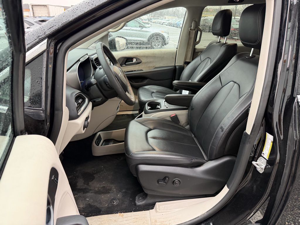 Used 2024 Chrysler Pacifica - photo 14
