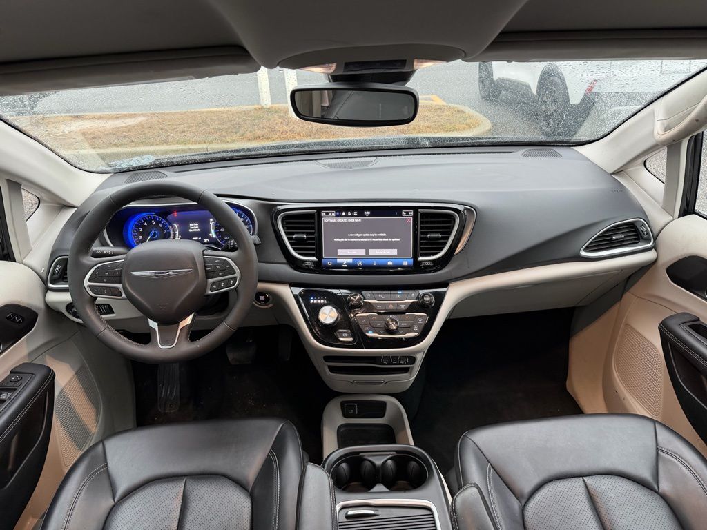 Used 2024 Chrysler Pacifica - photo 17