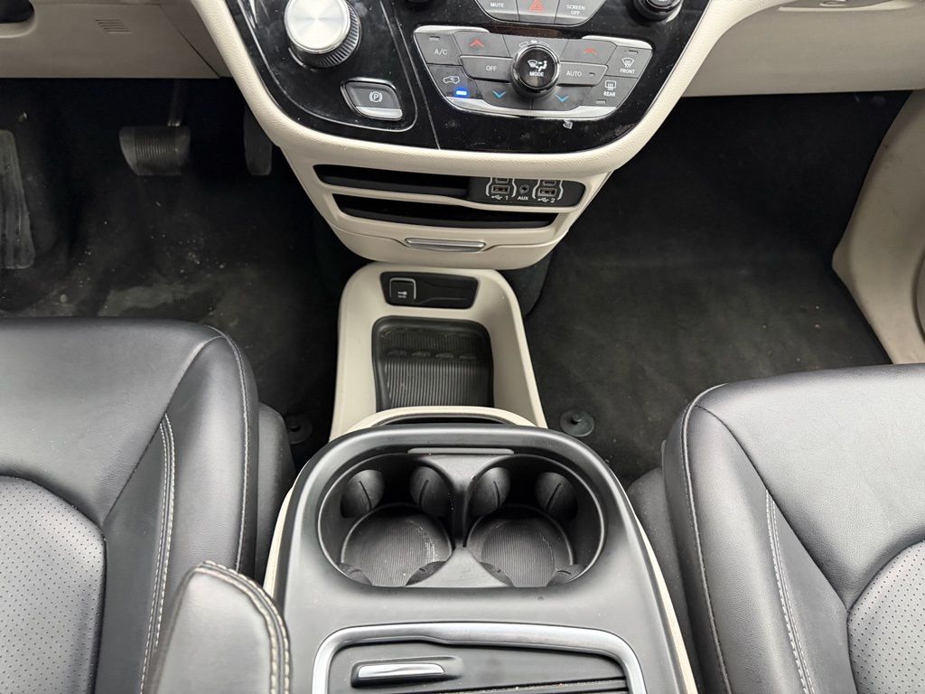Used 2024 Chrysler Pacifica - photo 22