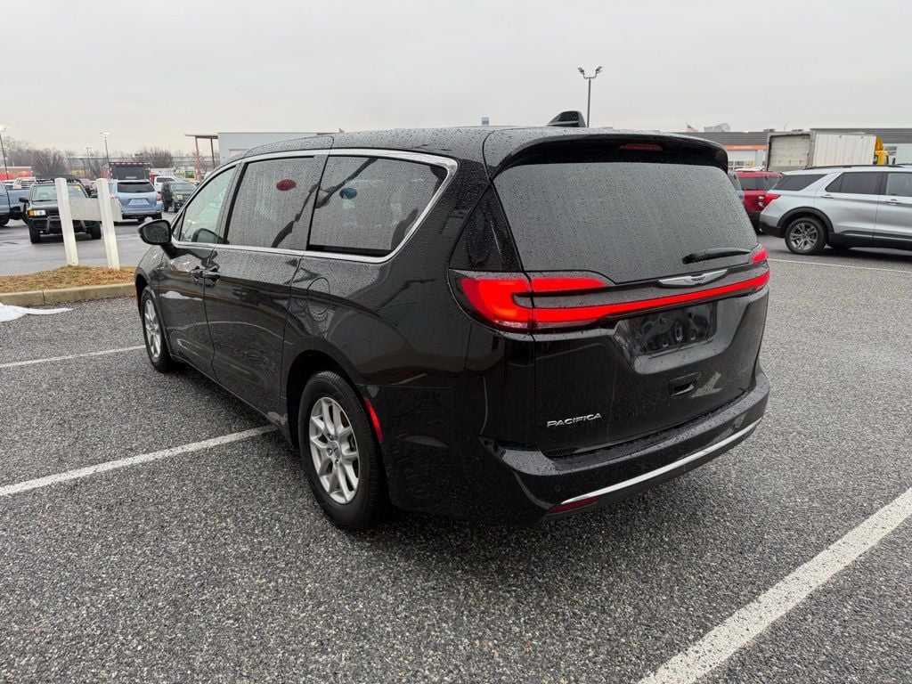 Used 2024 Chrysler Pacifica - photo 7