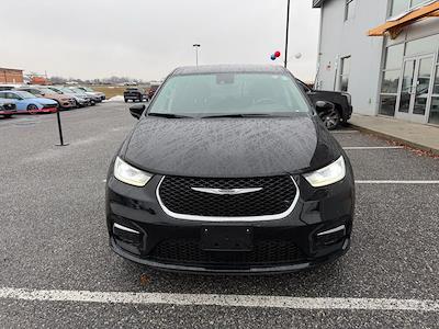 Used 2024 Chrysler Pacifica - photo 2