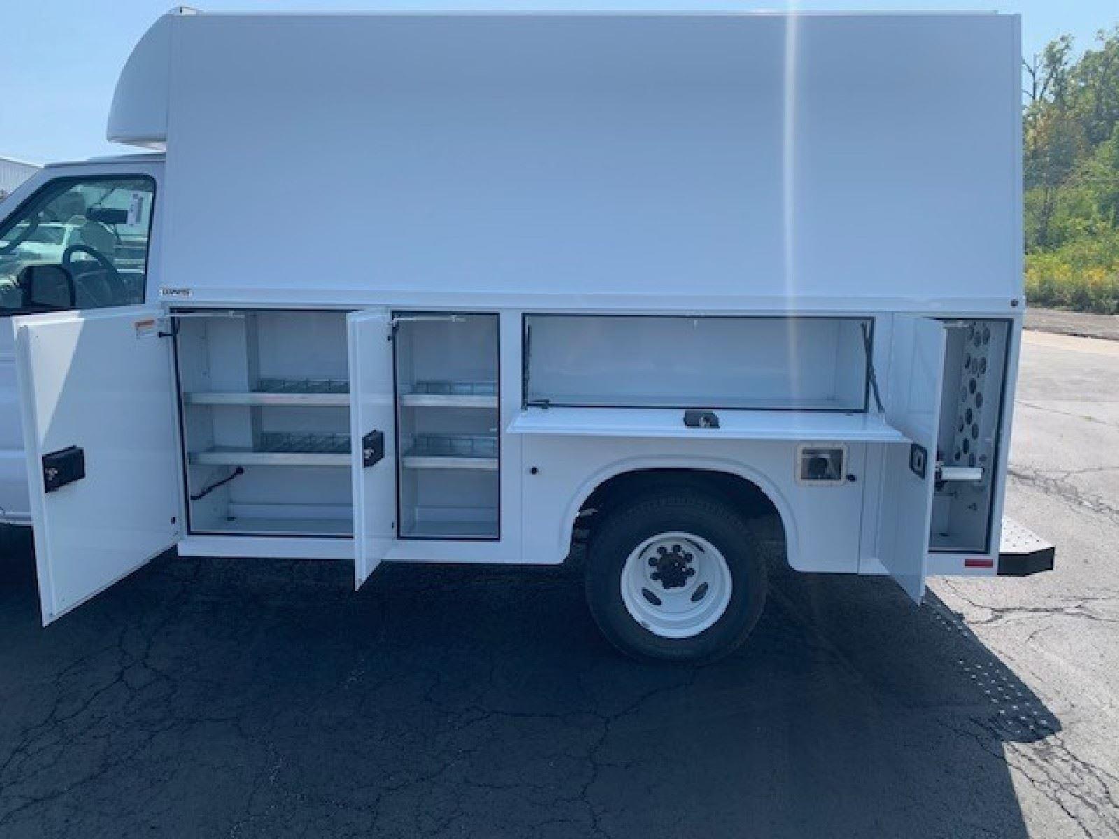 New 2025 Ford E-350 - photo 6