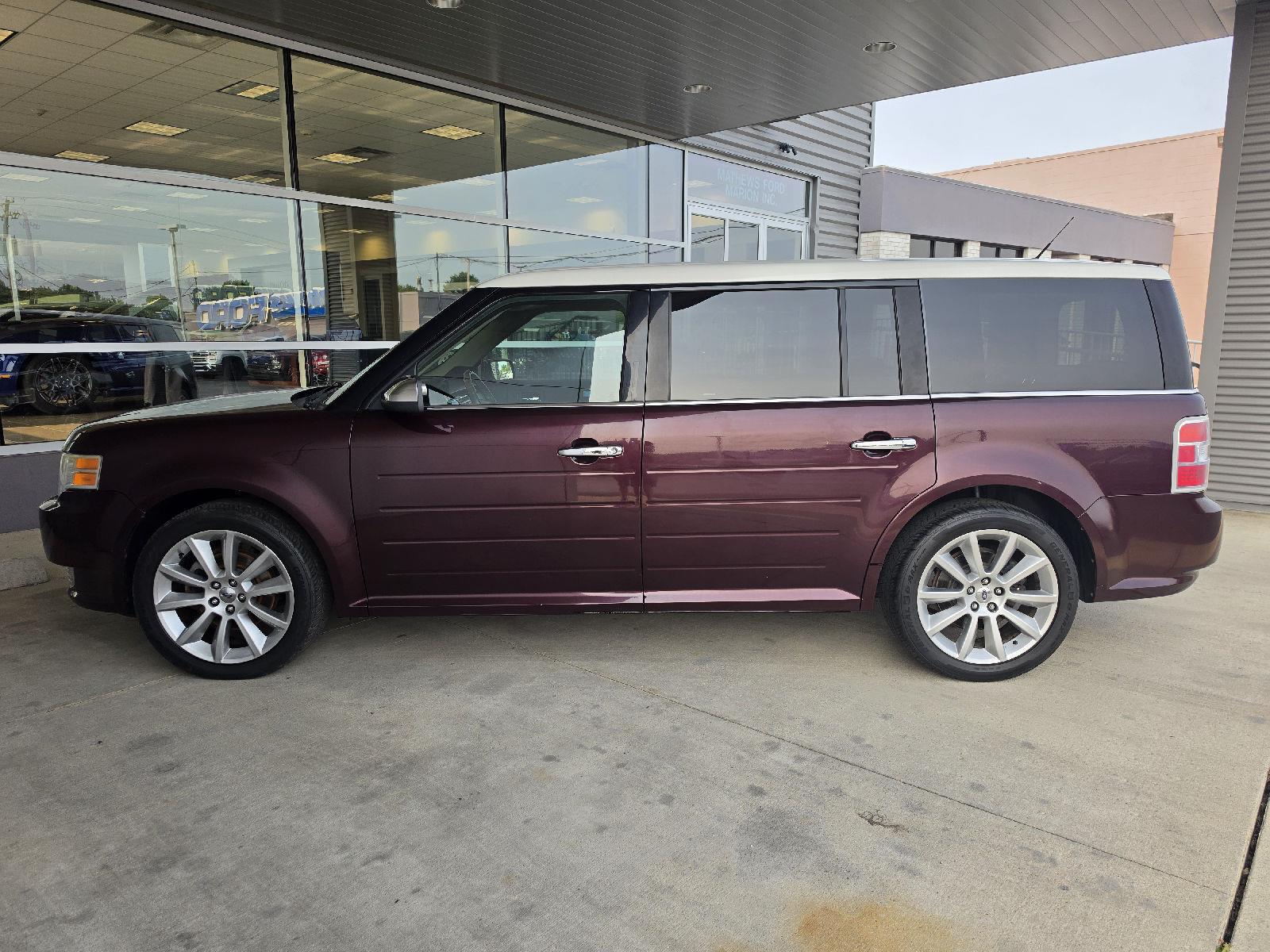 Used 2011 Ford Flex - photo 2