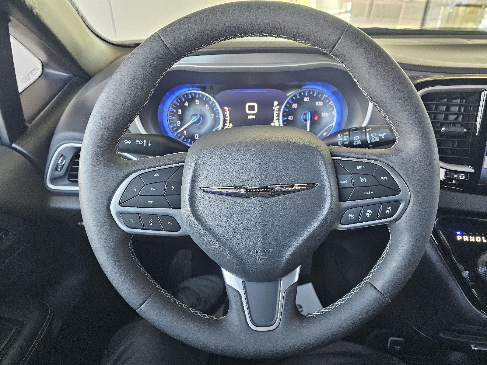 Used 2025 Chrysler Pacifica - photo 21